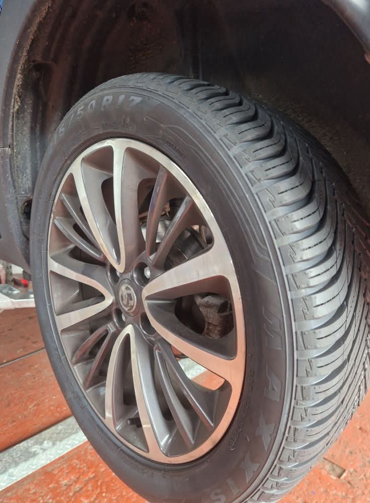 Tyre stock racking