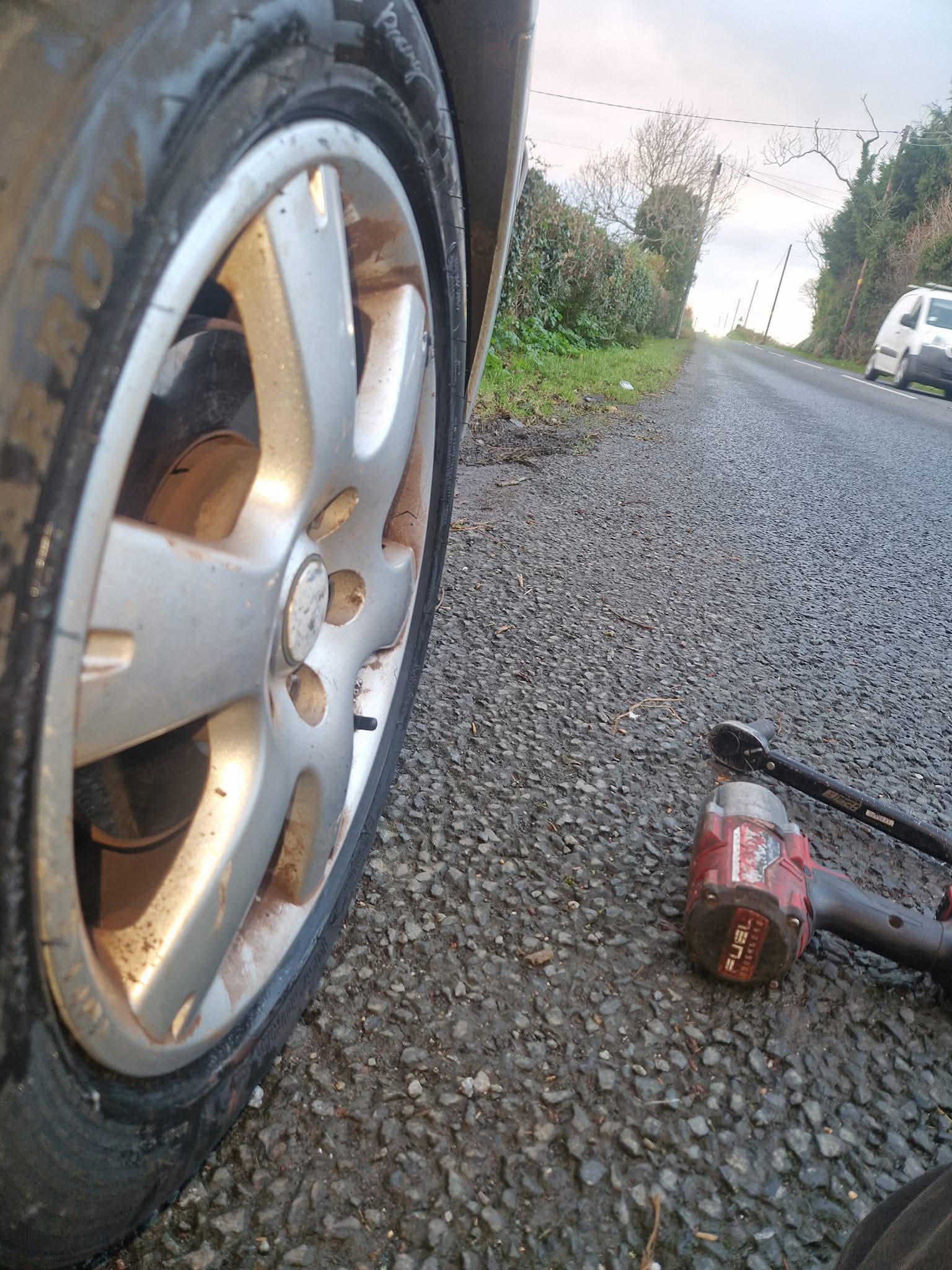Roadside tyre fitting